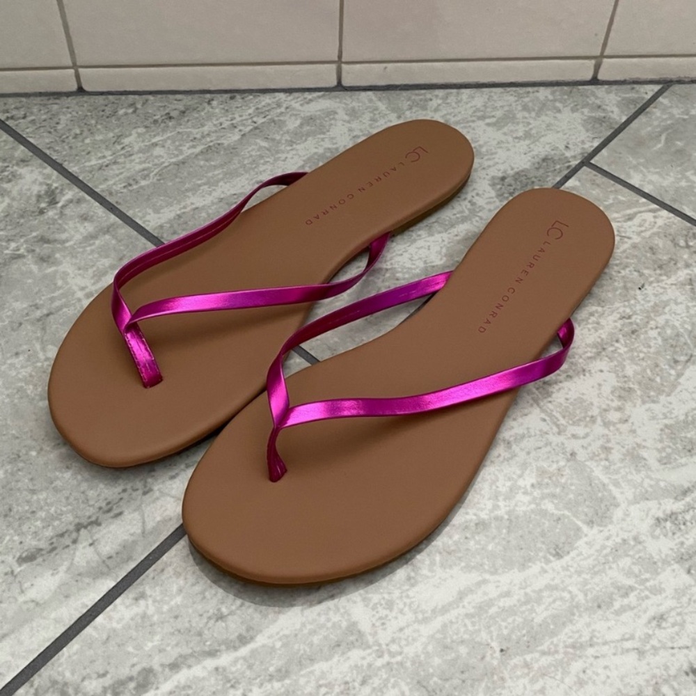 LC Lauren Conrad Brown Footbed Sandals with Metallic Fuchsia Straps